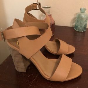 Nude/tan chucky Heels